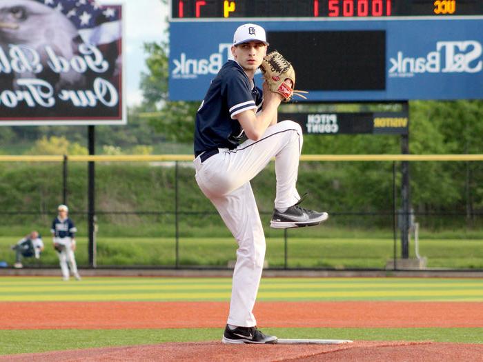 <a href='http://tiuugu.modonexpress.net'>365英国上市</a>杜波依斯分校 senior pitcher 泰勒博兰 works through his delivery motion during a game at Showers Field in the USCAA Small College World Series.